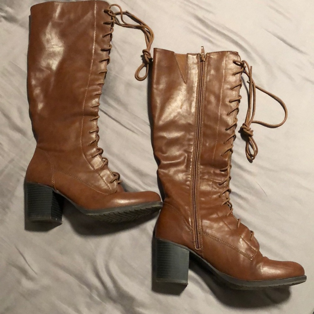 Below knee lace up boots